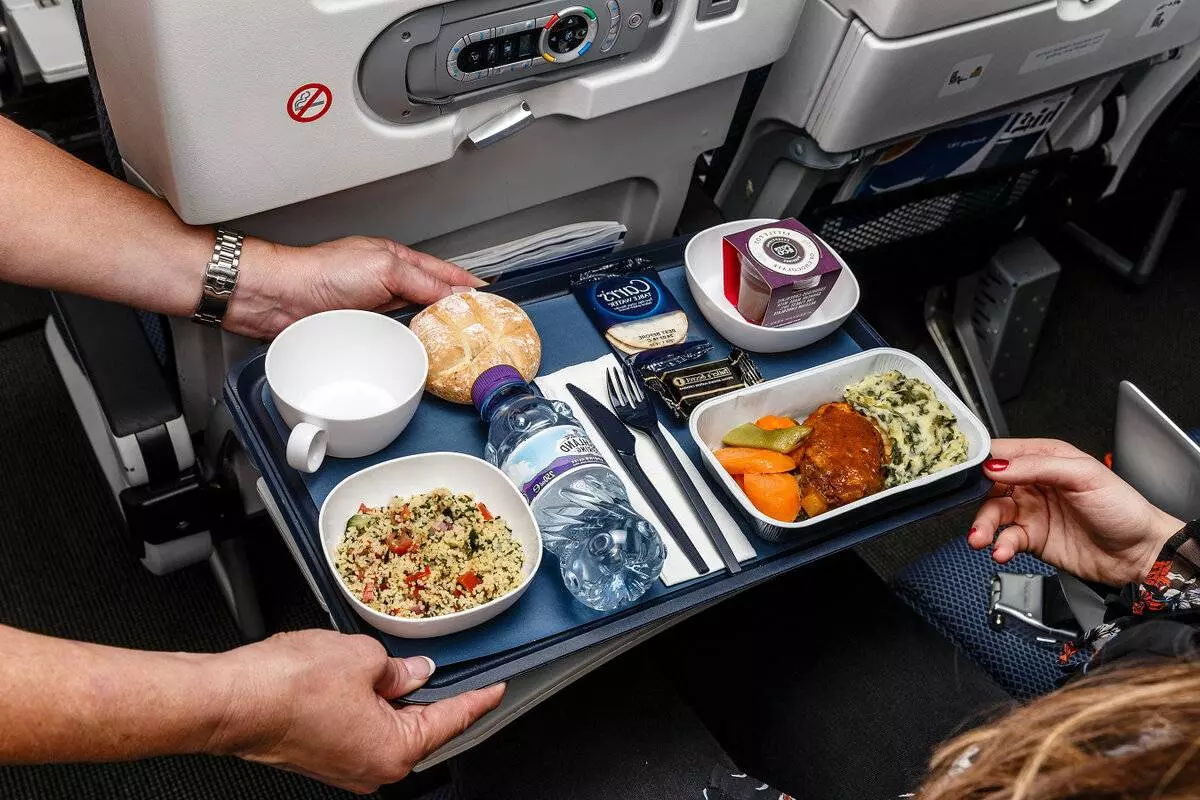 Какую еду можно и нельзя брать в самолет?