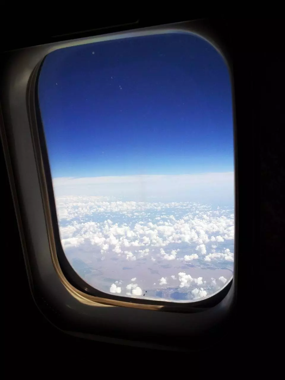 Как называется окно в самолёте, туристу на заметку
