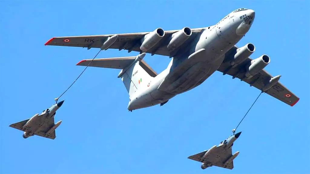 Чем заправляют самолеты: виды авиационного топлива