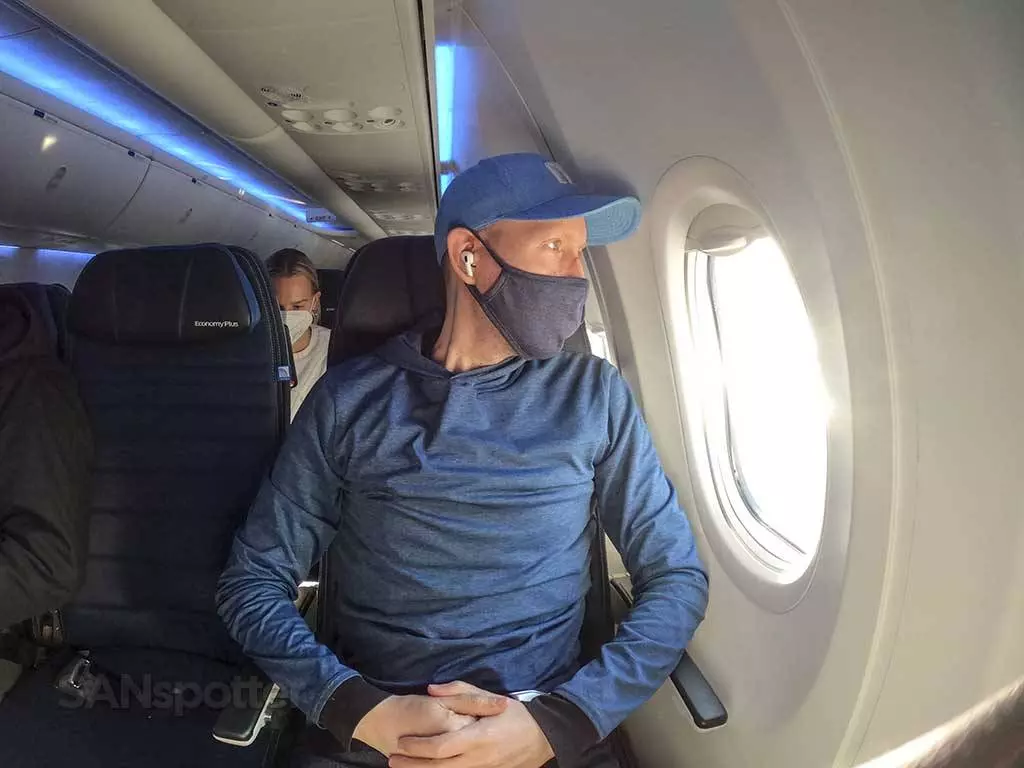 Американская авиакомпания «United Airlines» (Юнайтед Эйрлайнс)