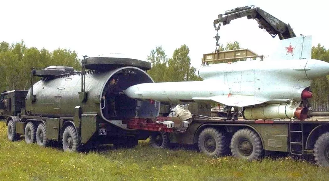 Ту-123 «ястреб» − дальний беспилотный сверхзвуковой разведчик