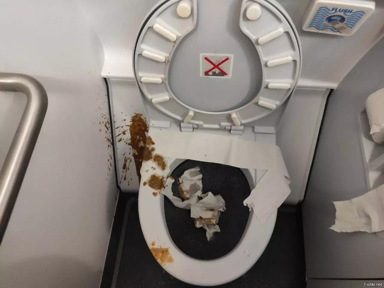 Как работает туалет в самолете | fresher - лучшее из рунета за день