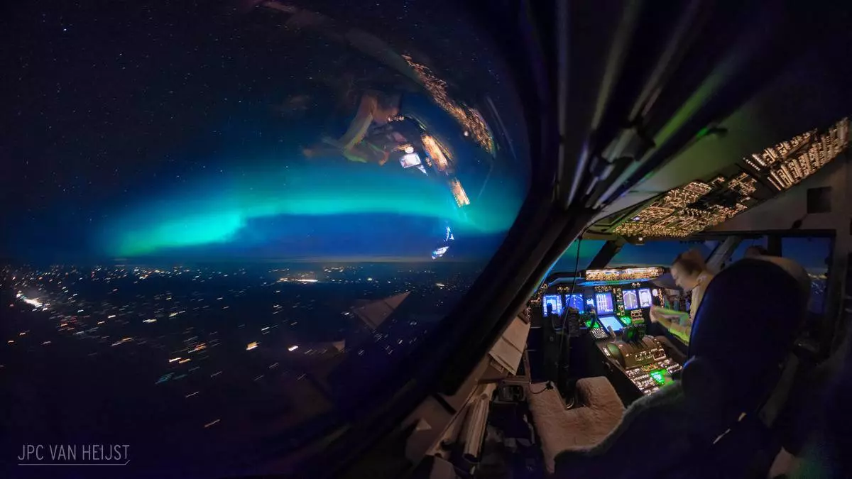 20 потрясающих снимков из кабины самолета от голландского пилота