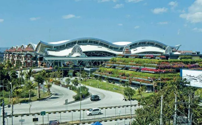 Основные аэропорты индонезии: фото, описание, карта