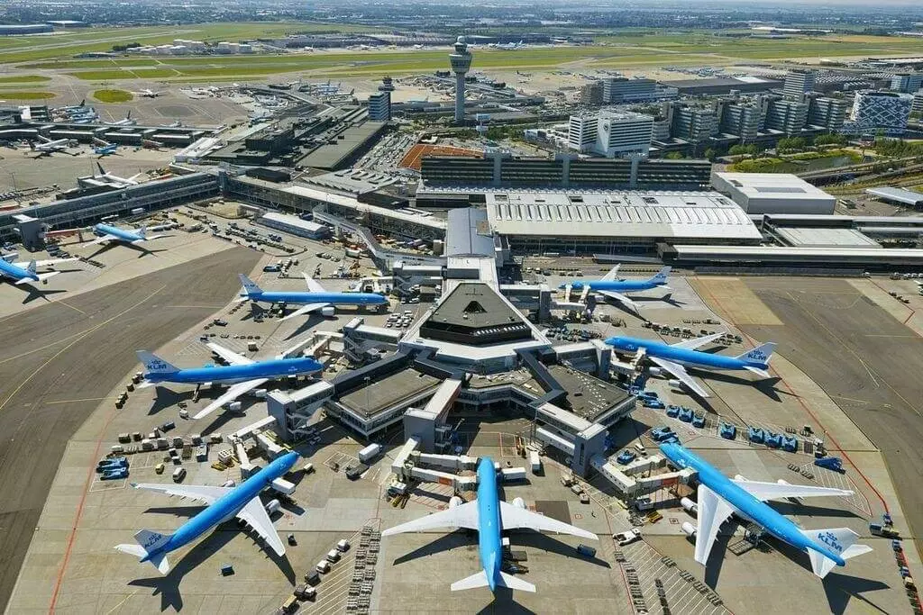 Самые большие аэропорты в мире, топ 10 самых больших аэропортов по площади