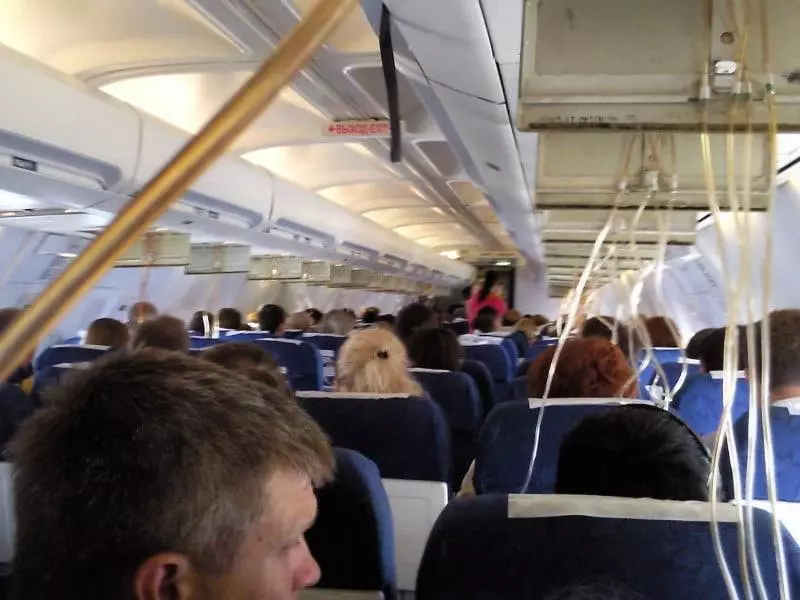 Что такое разгерметизация самолета: что происходит с пассажирами на высоте