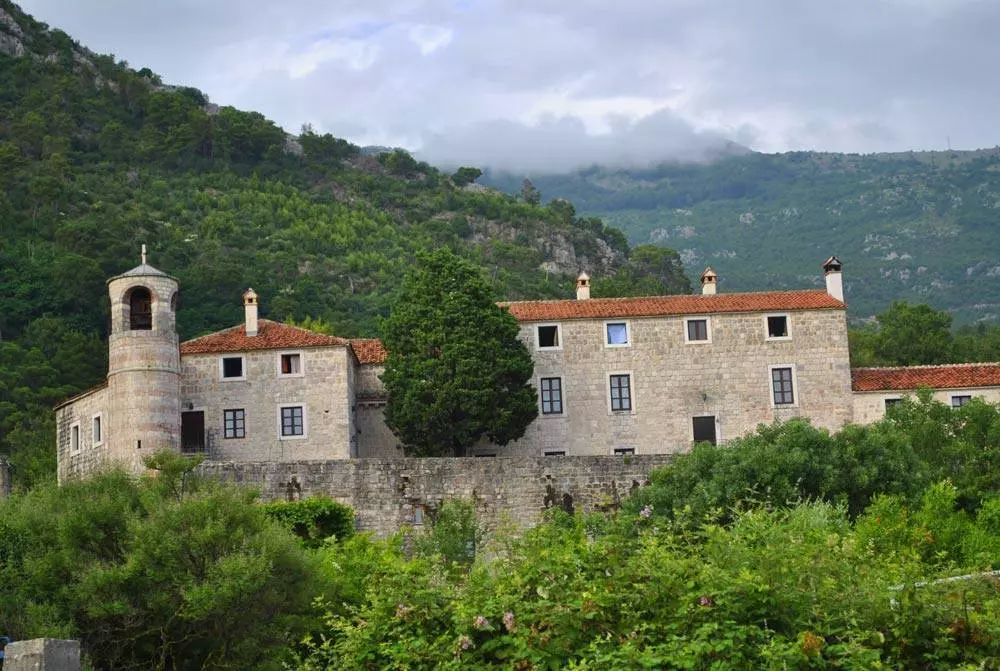 Куда съездить из Будвы