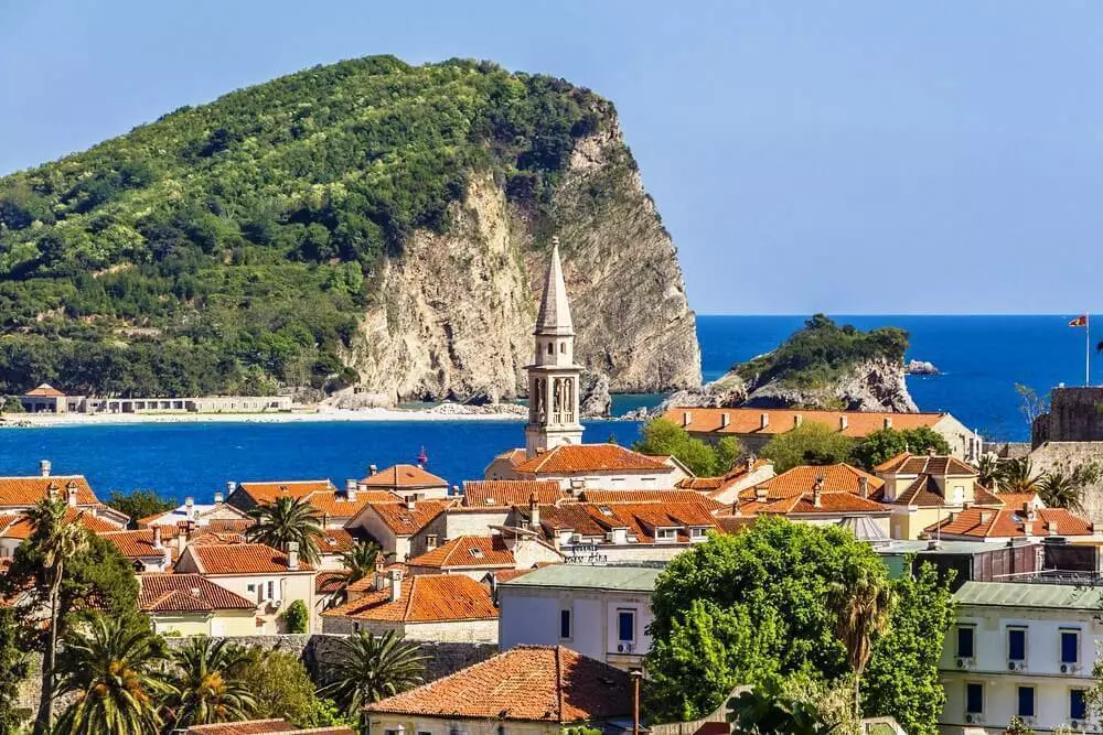 Куда поехать из Подгорицы на море