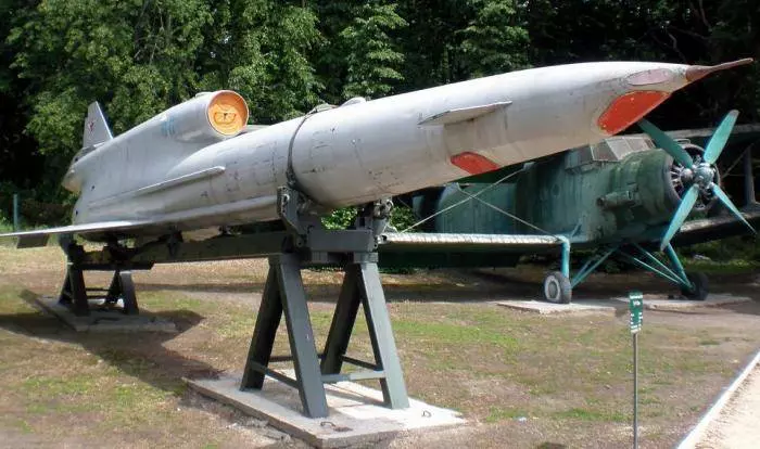 Тактический бпла-разведчик ту-143 "рейс".