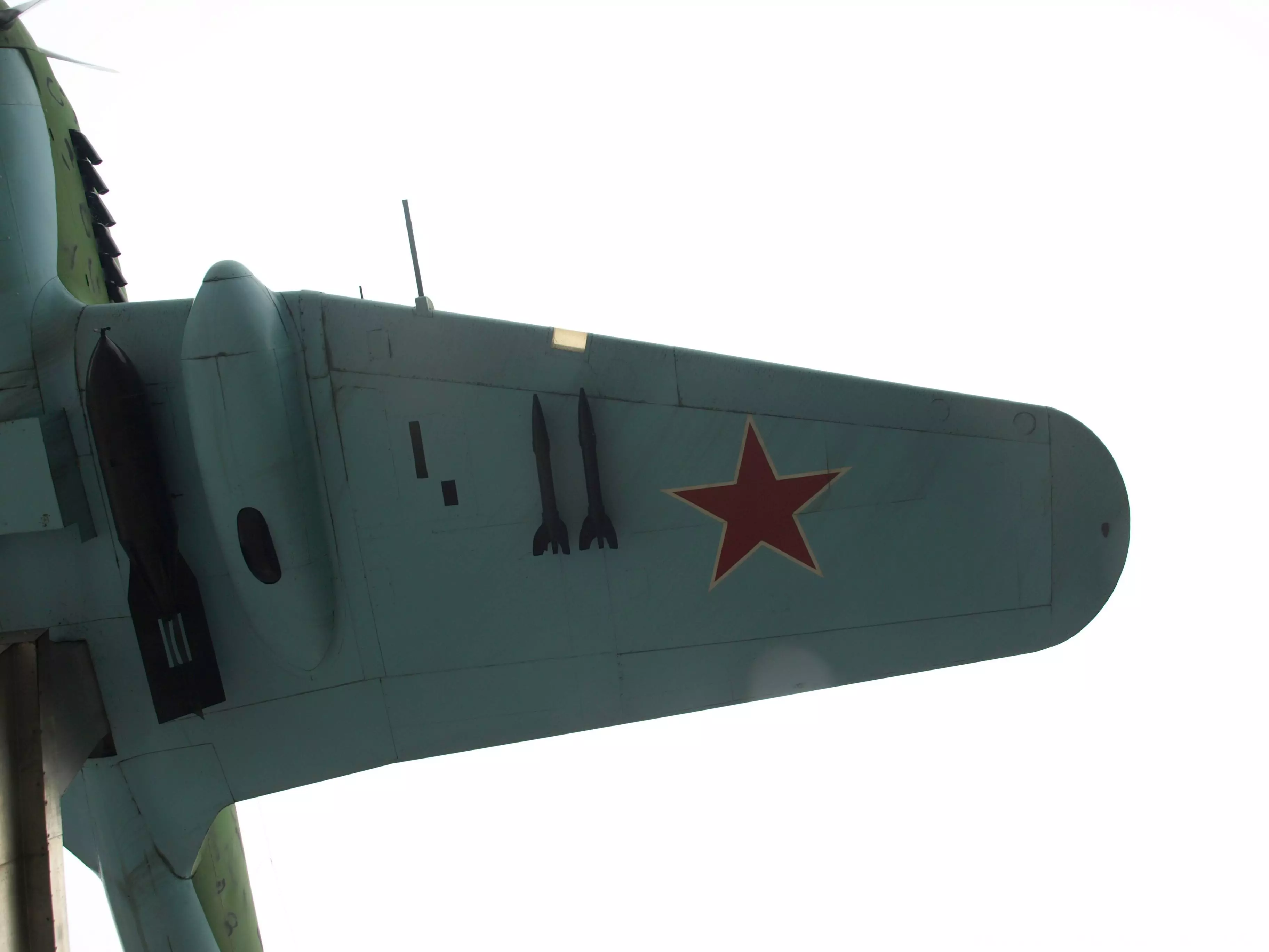 Самолет ил-10 — фото, вооружение