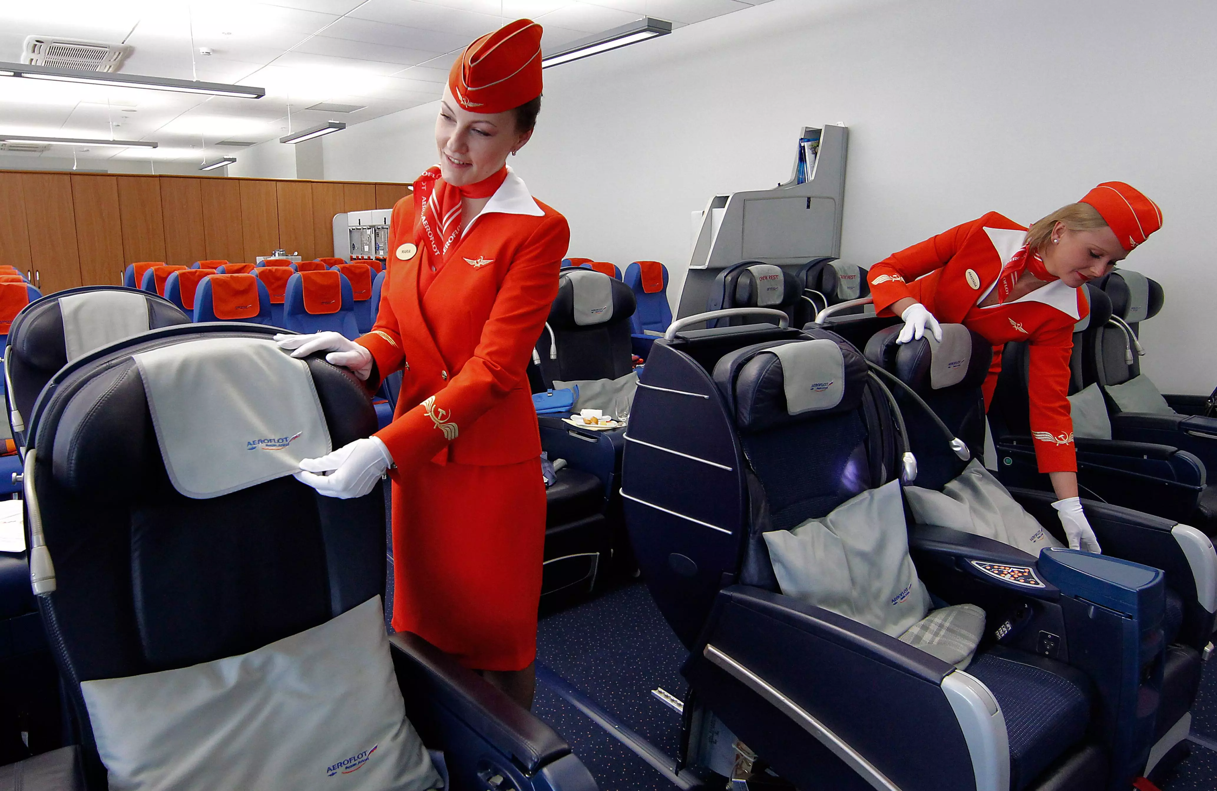 10 мифов о профессии стюардессы: английский бортпроводнику не нужен + 9 других других заблуждений ‹ инглекс