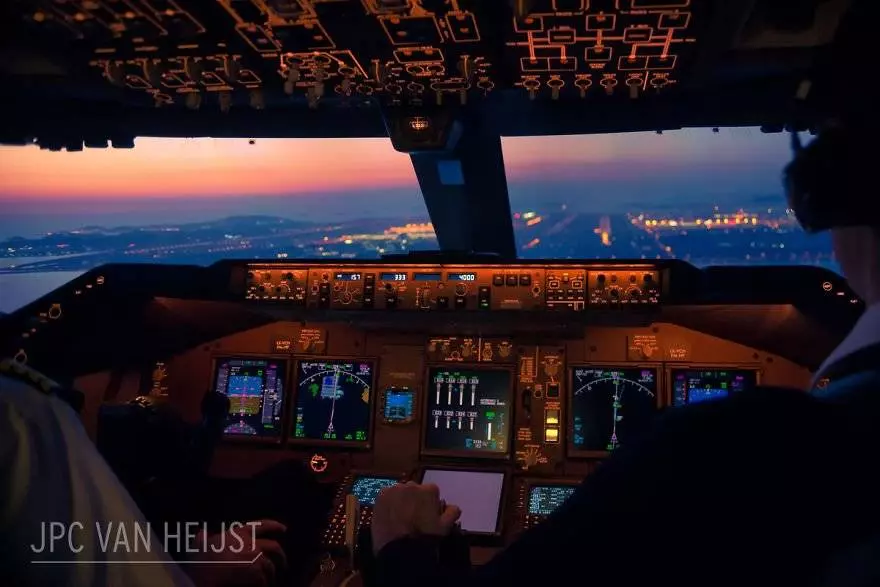 20 потрясающих снимков из кабины самолета от голландского пилота