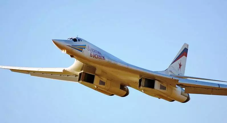 Новый сверхзвуковой самолёт ту-160м «белый лебедь» совершил свой первый полет