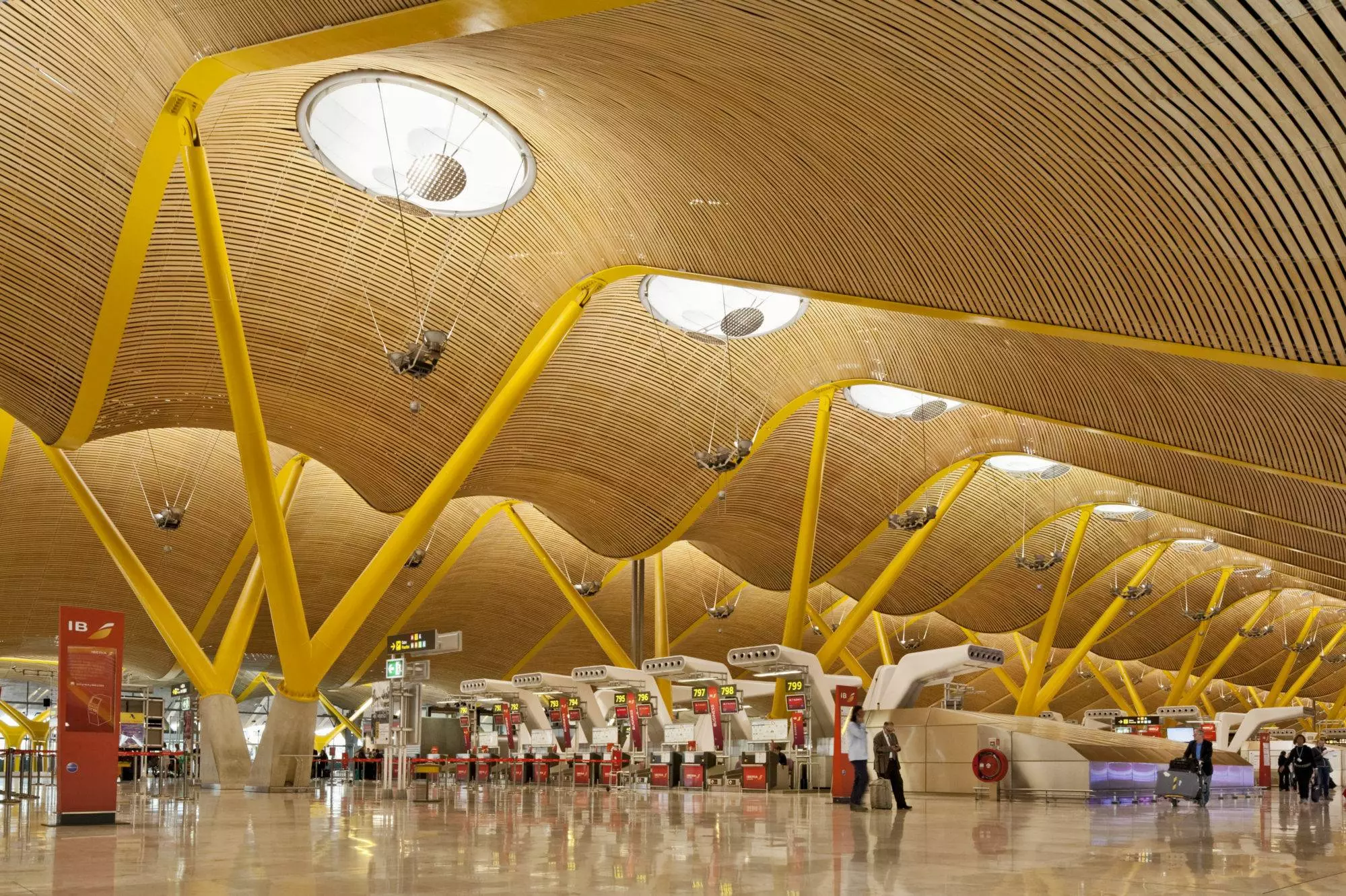 Аэропорт мадрида барахас: как добраться, инфраструктура — туристим