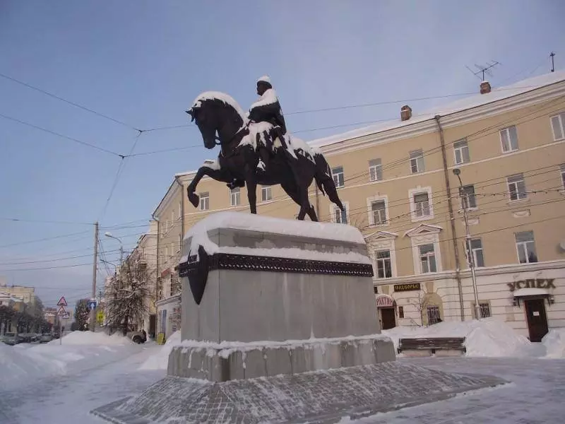 Советская площадь в твери и памятник князю михаилу тверскому