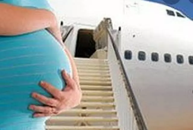 Полет беременной на самолете: правила, противопоказания, сроки