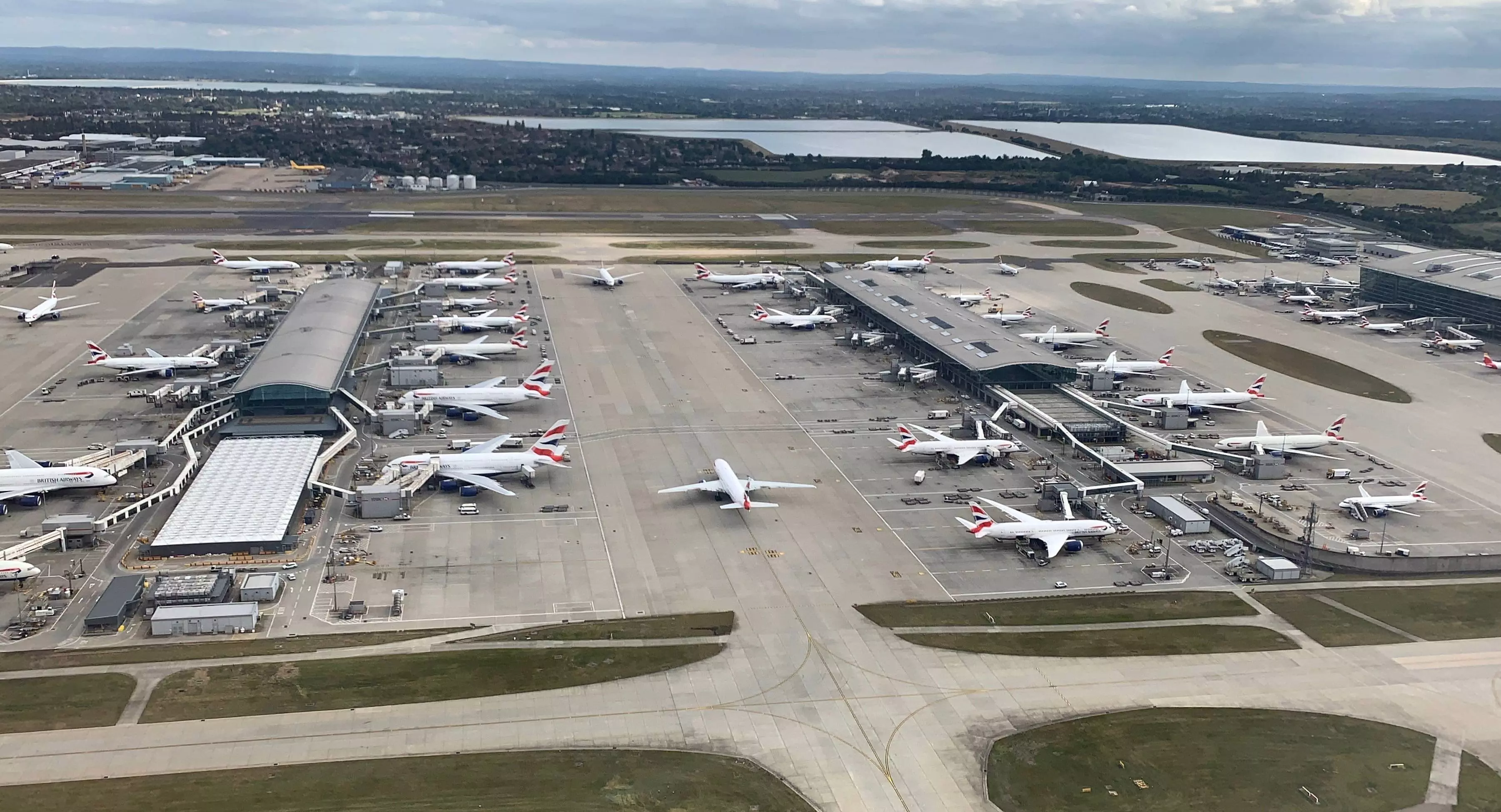 Аэропорты великобритании: обзор самых крупных международных аэропортов в англии, местоположения и контакты