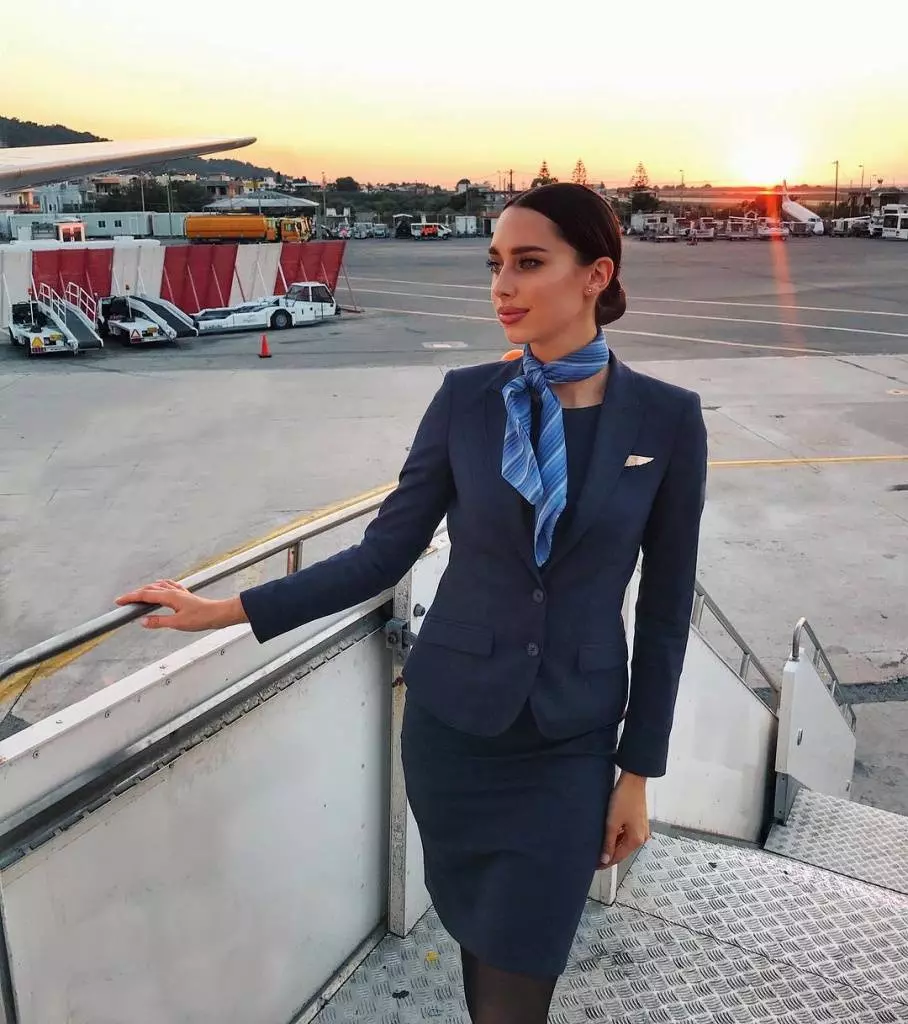Зарплата стюардессы в россии 2022 на примере авиакомпании "победа"